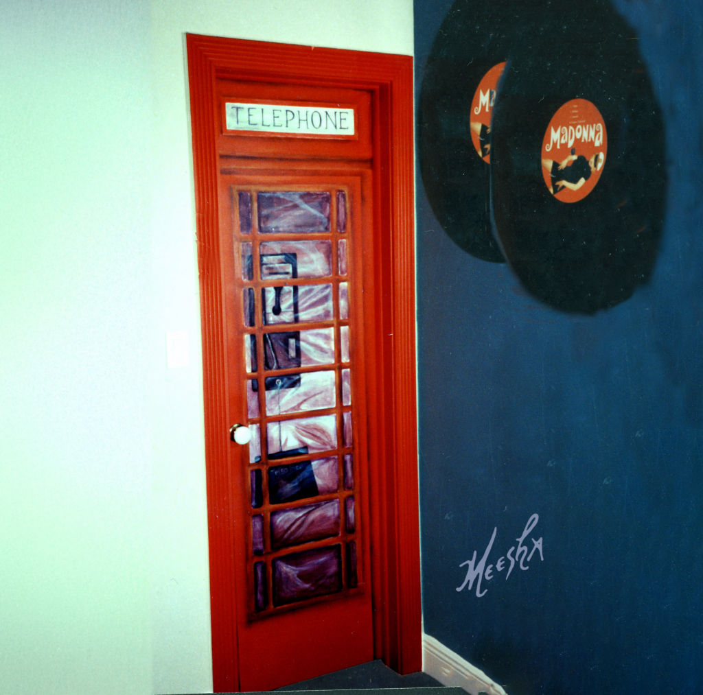 phone mural painting